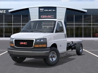 2026 GMC Savana Cutaway 3500 in St-Jérôme, Quebec - 6 - w320h240px