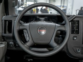 2025 GMC Savana Passenger in St-Jérôme, Quebec - 12 - w320h240px