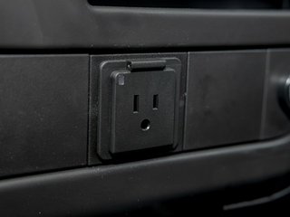 2025 GMC Savana Passenger in St-Jérôme, Quebec - 18 - w320h240px