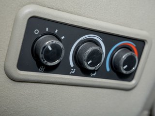 2025 GMC Savana Passenger in St-Jérôme, Quebec - 23 - w320h240px