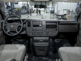 2025 GMC Savana Passenger in St-Jérôme, Quebec - 4 - w320h240px