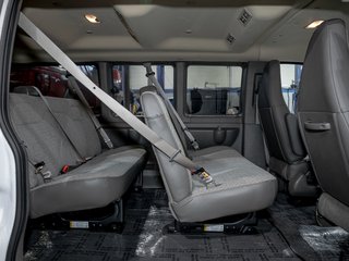 2025 GMC Savana Passenger in St-Jérôme, Quebec - 22 - w320h240px