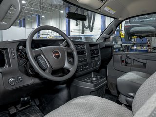 2025 GMC Savana Passenger in St-Jérôme, Quebec - 11 - w320h240px