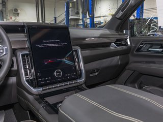 2025 GMC Yukon XL in St-Jérôme, Quebec - 23 - w320h240px