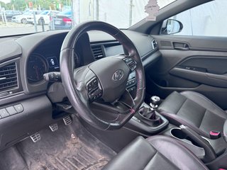 2017 Hyundai Elantra in St-Jérôme, Quebec - 4 - w320h240px