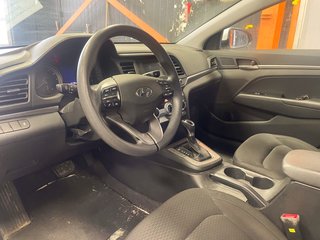 Hyundai Elantra  2020 à St-Jérôme, Québec - 3 - w320h240px