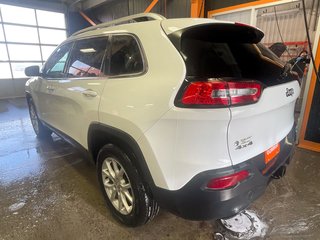 2016 Jeep Cherokee in St-Jérôme, Quebec - 5 - w320h240px