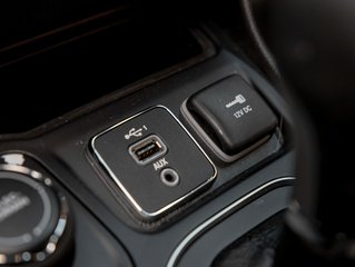 2019 Jeep Cherokee in St-Jérôme, Quebec - 29 - w320h240px