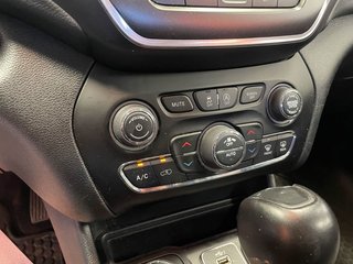 2023 Jeep Cherokee in St-Jérôme, Quebec - 14 - w320h240px