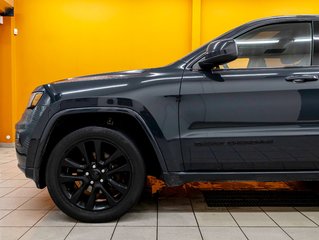 2017 Jeep Grand Cherokee in St-Jérôme, Quebec - 36 - w320h240px