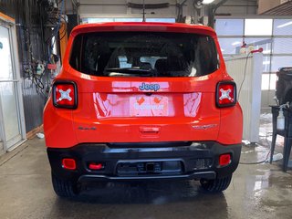 Jeep Renegade  2019 à St-Jérôme, Québec - 8 - w320h240px