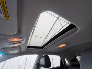 2017 Kia NIRO in St-Jérôme, Quebec - 3 - w320h240px