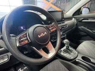 Kia Seltos  2023 à St-Jérôme, Québec - 3 - w320h240px