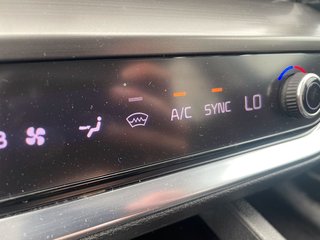 Kia Sportage Hybrid  2023 à St-Jérôme, Québec - 16 - w320h240px