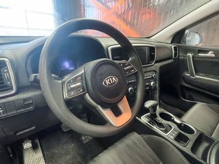 2020 Kia Sportage in St-Jérôme, Quebec - 3 - w320h240px