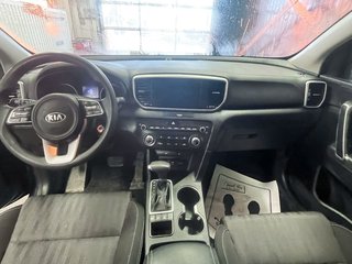 2020 Kia Sportage in St-Jérôme, Quebec - 9 - w320h240px