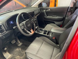 2020 Kia Sportage in St-Jérôme, Quebec - 3 - w320h240px