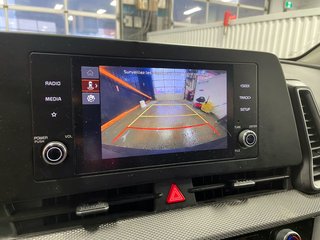 Kia Sportage  2023 à St-Jérôme, Québec - 13 - w320h240px