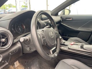 2025 Lexus IS in St-Jérôme, Quebec - 5 - w320h240px
