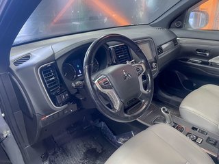 Mitsubishi OUTLANDER PHEV  2020 à St-Jérôme, Québec - 4 - w320h240px