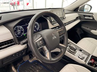 Mitsubishi Outlander Plug-In Hybrid  2024 à St-Jérôme, Québec - 5 - w320h240px