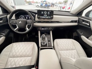 Mitsubishi Outlander Plug-In Hybrid  2024 à St-Jérôme, Québec - 13 - w320h240px