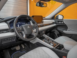 Mitsubishi Outlander Plug-In Hybrid  2024 à St-Jérôme, Québec - 2 - w320h240px