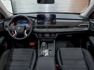 2024 Mitsubishi Outlander Plug-In Hybrid in St-Jérôme, Quebec - 12 - w320h240px