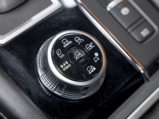 2024 Mitsubishi Outlander Plug-In Hybrid in St-Jérôme, Quebec - 24 - w320h240px