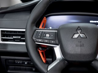 2024 Mitsubishi Outlander Plug-In Hybrid in St-Jérôme, Quebec - 15 - w320h240px