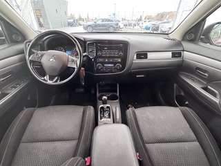 2016 Mitsubishi Outlander in St-Jérôme, Quebec - 10 - w320h240px