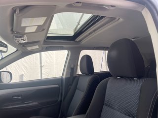 2016 Mitsubishi Outlander in St-Jérôme, Quebec - 3 - w320h240px