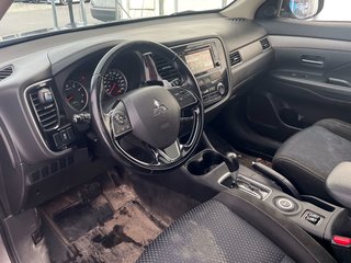 2016 Mitsubishi Outlander in St-Jérôme, Quebec - 4 - w320h240px