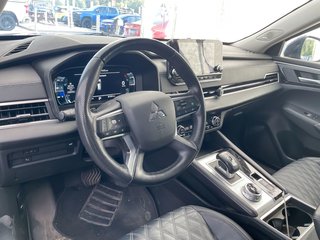 2023 Mitsubishi Outlander in St-Jérôme, Quebec - 4 - w320h240px