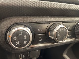 Nissan Kicks  2021 à St-Jérôme, Québec - 13 - w320h240px