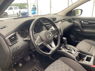2017 Nissan Qashqai in St-Jérôme, Quebec - 4 - w320h240px