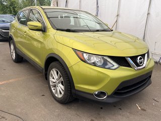 2017 Nissan Qashqai in St-Jérôme, Quebec - 10 - w320h240px
