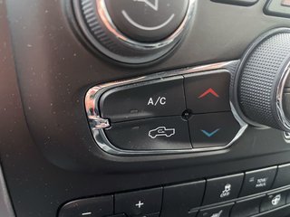 Ram 1500 Classic  2024 à St-Jérôme, Québec - 14 - w320h240px