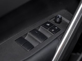 Toyota COROLLA CROSS  2024 à St-Jérôme, Québec - 22 - w320h240px