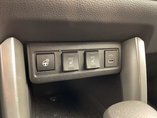 Toyota COROLLA CROSS  2024 à St-Jérôme, Québec - 12 - w320h240px