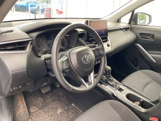 Toyota COROLLA CROSS  2024 à St-Jérôme, Québec - 3 - w320h240px