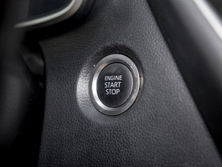 2019 Toyota Corolla in St-Jérôme, Quebec - 27 - w320h240px