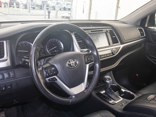 Toyota Highlander  2018 à St-Jérôme, Québec - 5 - w320h240px