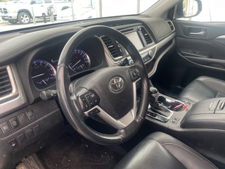 Toyota Highlander  2019 à St-Jérôme, Québec - 4 - w320h240px