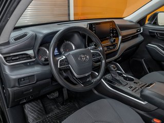 Toyota Highlander  2022 à St-Jérôme, Québec - 2 - w320h240px