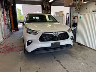 2022 Toyota Highlander in St-Jérôme, Quebec - 9 - w320h240px