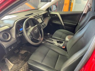 Toyota RAV4  2016 à St-Jérôme, Québec - 3 - w320h240px
