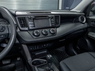 Toyota RAV4  2016 à St-Jérôme, Québec - 20 - w320h240px
