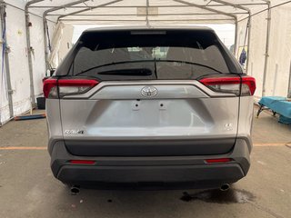 Toyota RAV4  2022 à St-Jérôme, Québec - 6 - w320h240px