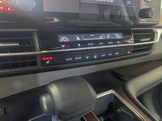 2022 Toyota Sienna in St-Jérôme, Quebec - 12 - w320h240px